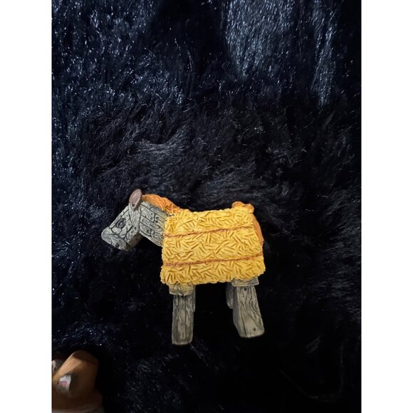 Hallmark Merry Miniatures Cowboy Cameron 3-Piece Figurine Set - Picture 6 of 9